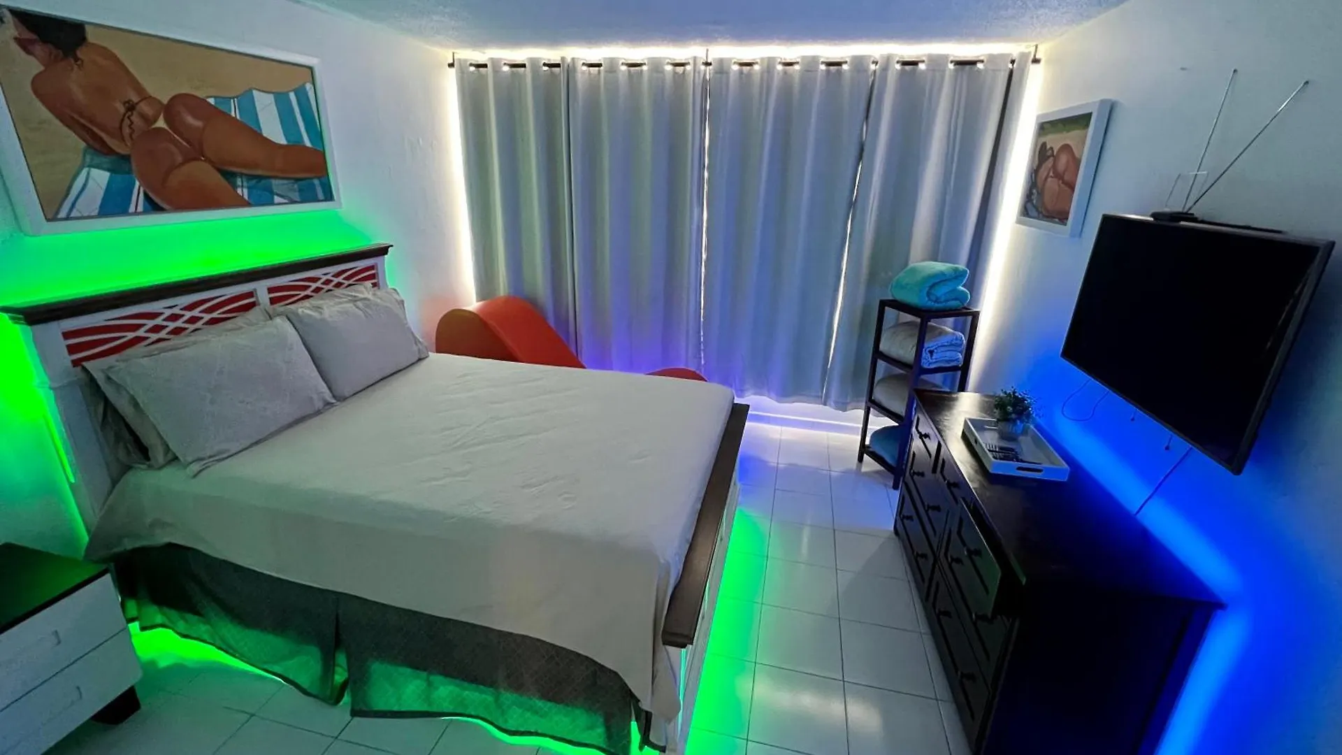 Beachfront Tropical Tantra Apartment San Juan