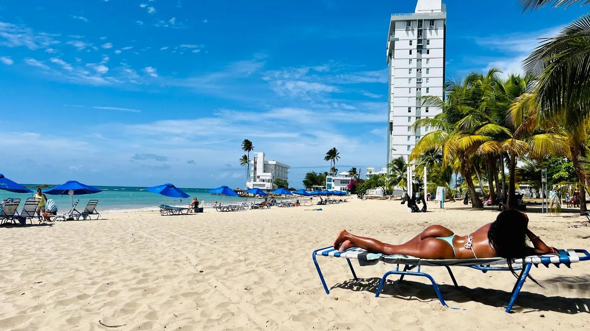 Beachfront Tropical Tantra Apartment San Juan
