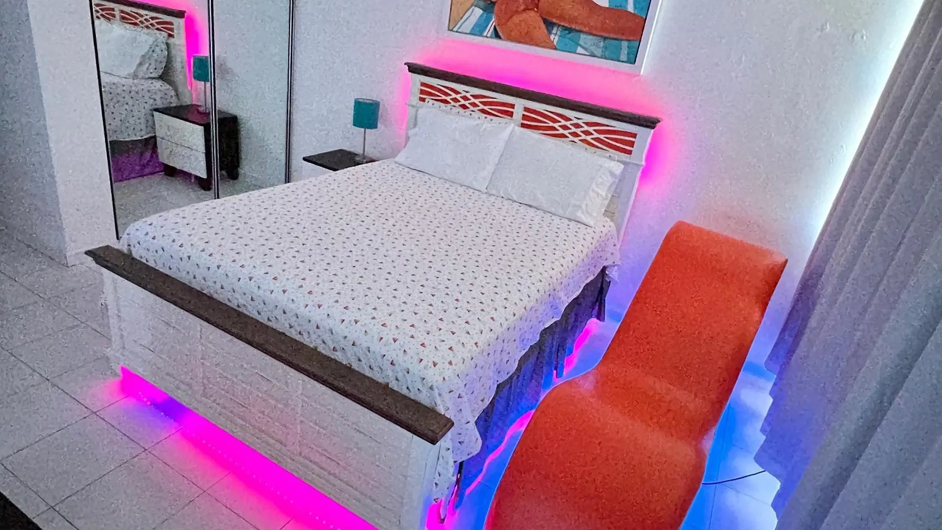 Beachfront Tropical Tantra Apartment San Juan