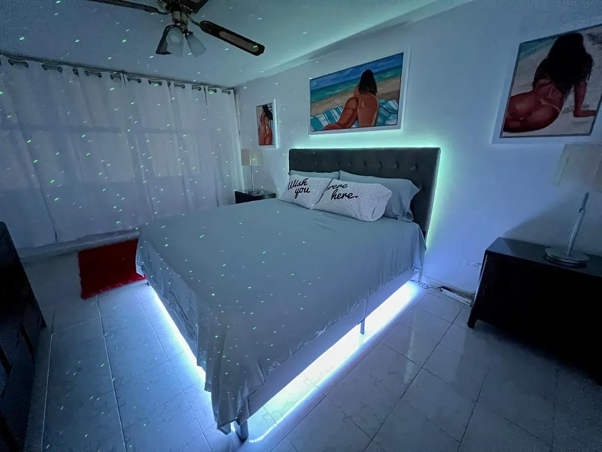 Beachfront Tropical Tantra Apartment 圣胡安 波多黎各