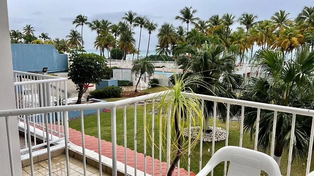 Beachfront Tropical Tantra Apartment 圣胡安
