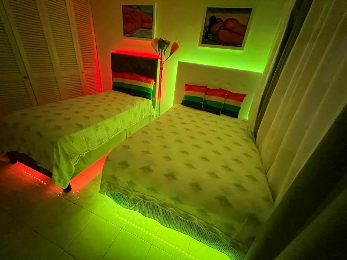 Beachfront Tropical Tantra Apartment 圣胡安