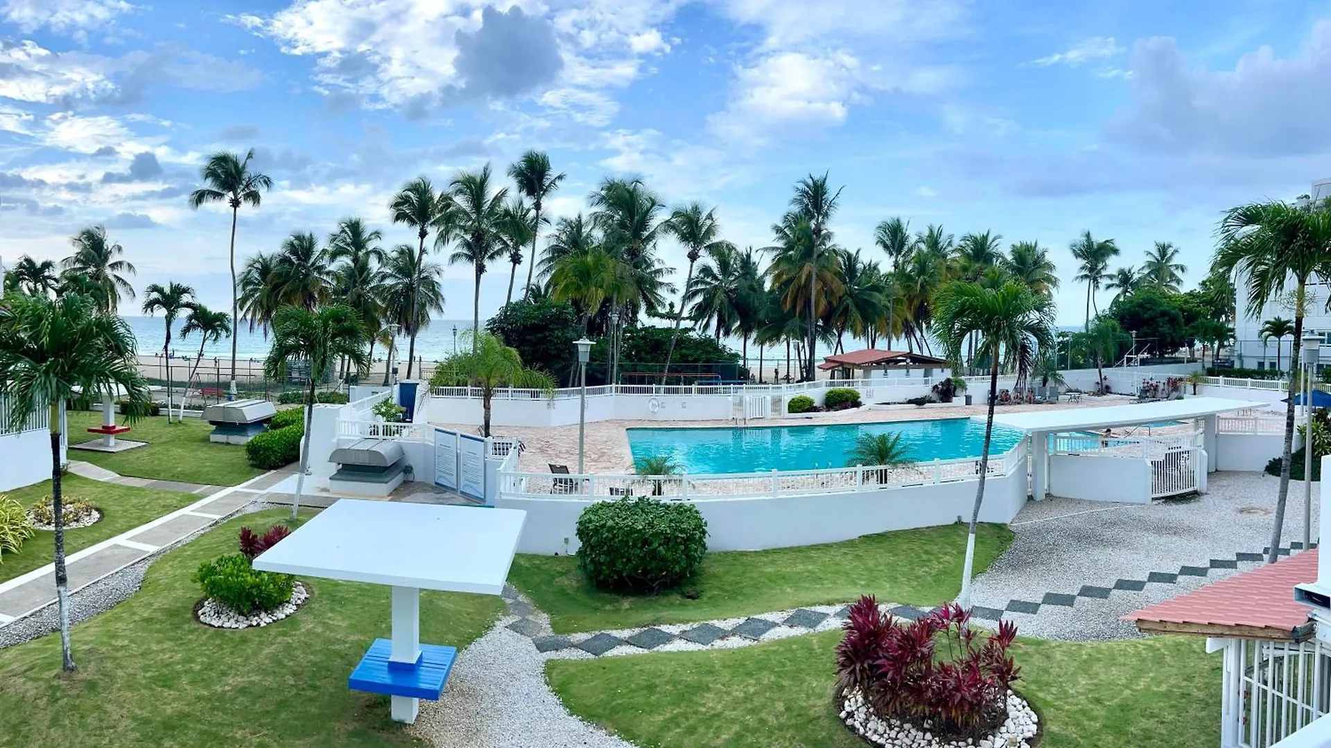 Beachfront Tropical Tantra Apartment 圣胡安