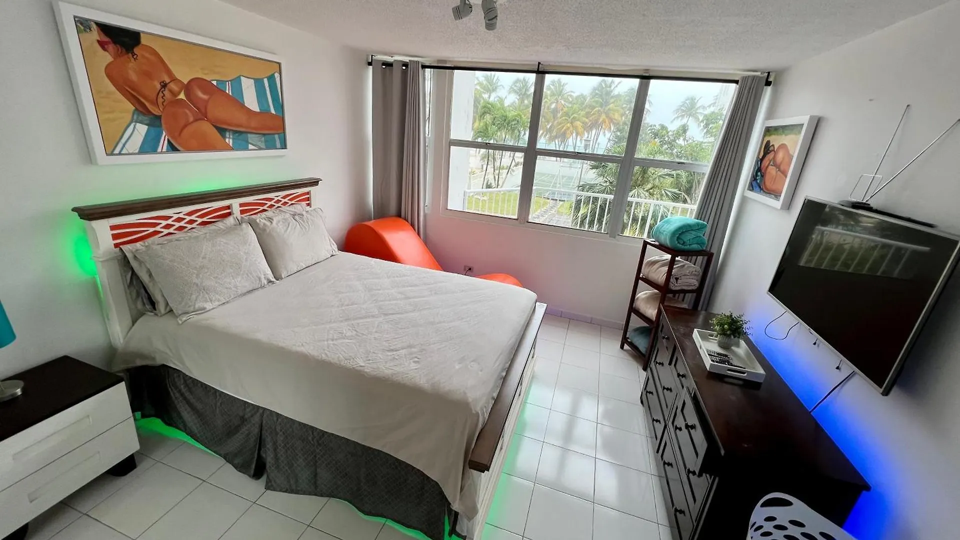 Beachfront Tropical Tantra Apartment 圣胡安