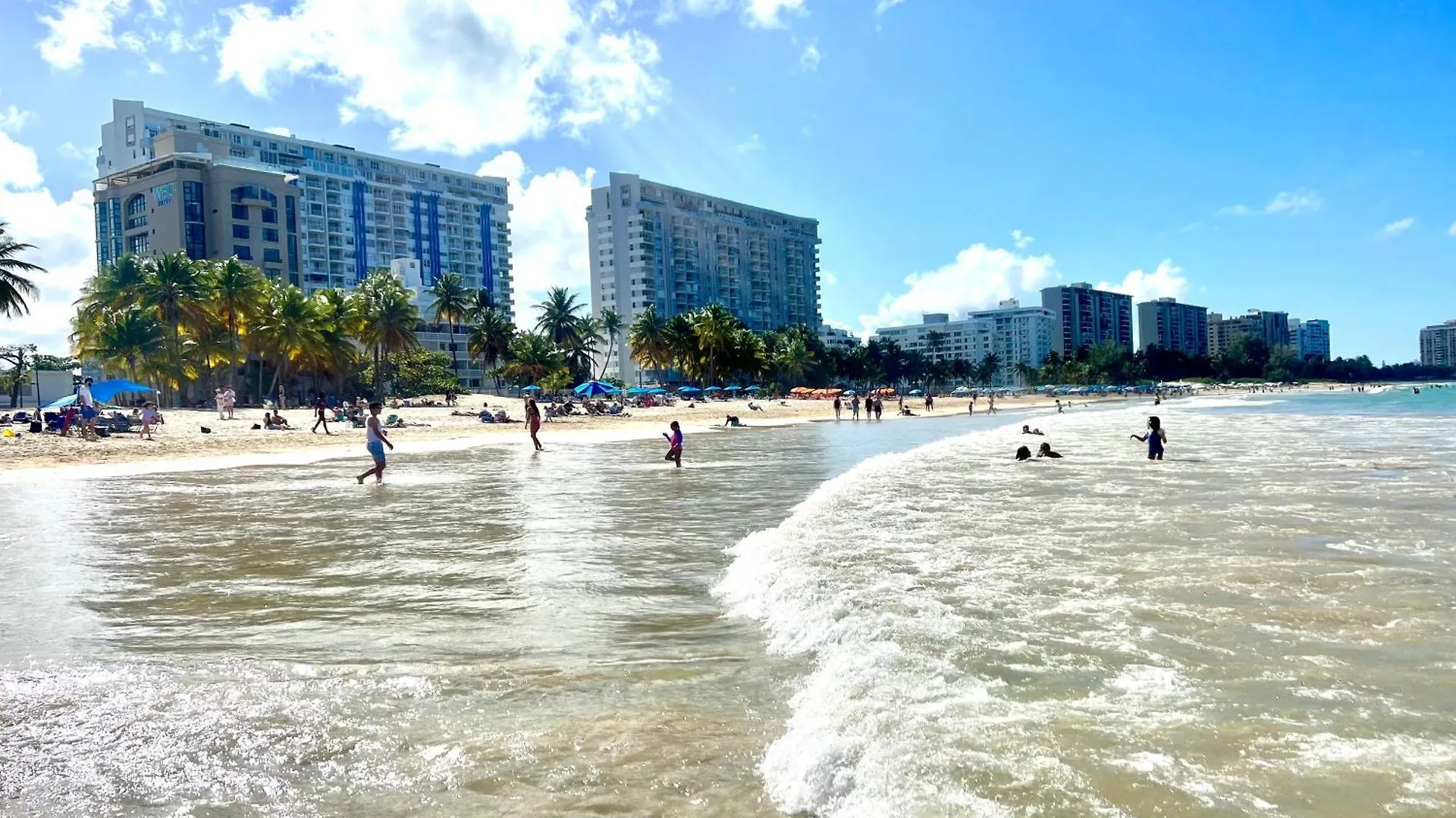 Beachfront Tropical Tantra Apartment 圣胡安