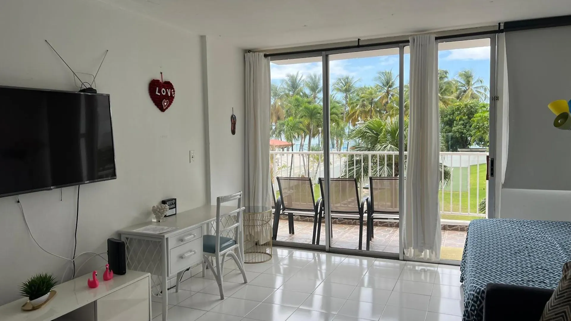 Beachfront Tropical Tantra Apartment 圣胡安 波多黎各